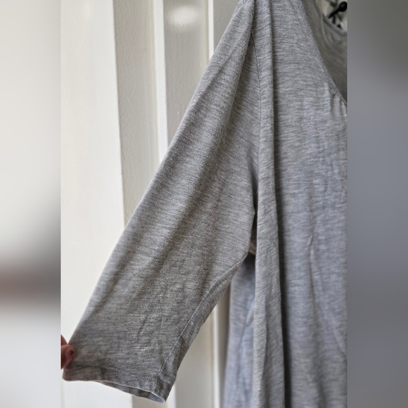 *3/$20 Faded Glory Gray 3/4 Sleeve Ruched Tunic - Picture 3 of 4